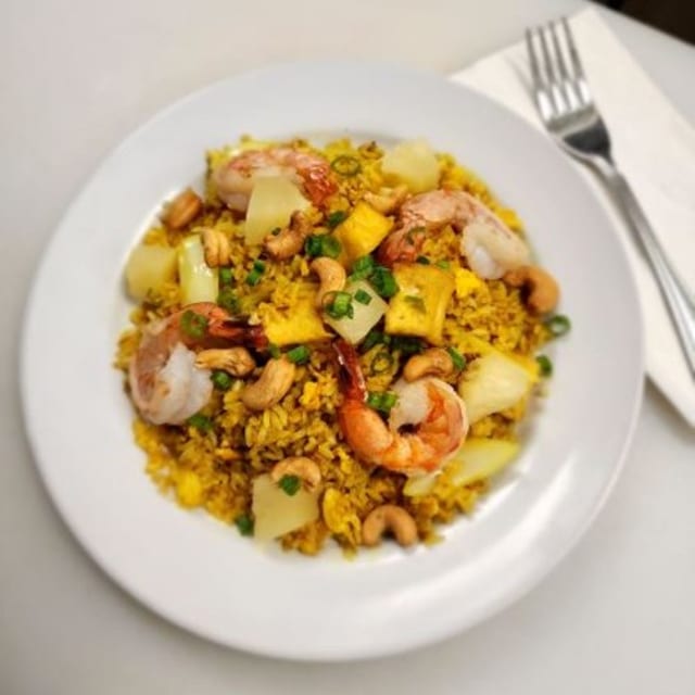 F6. Pineapple Fried Rice.