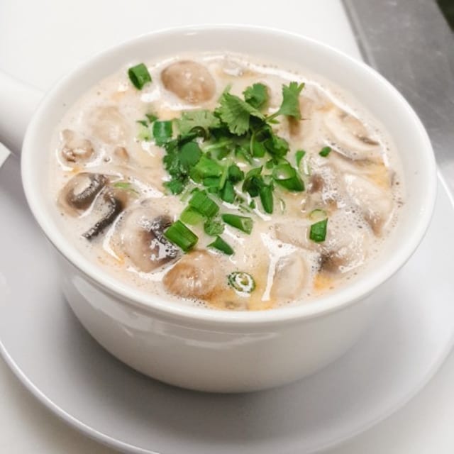 TS2. Coconut Soup (Tom Kha).